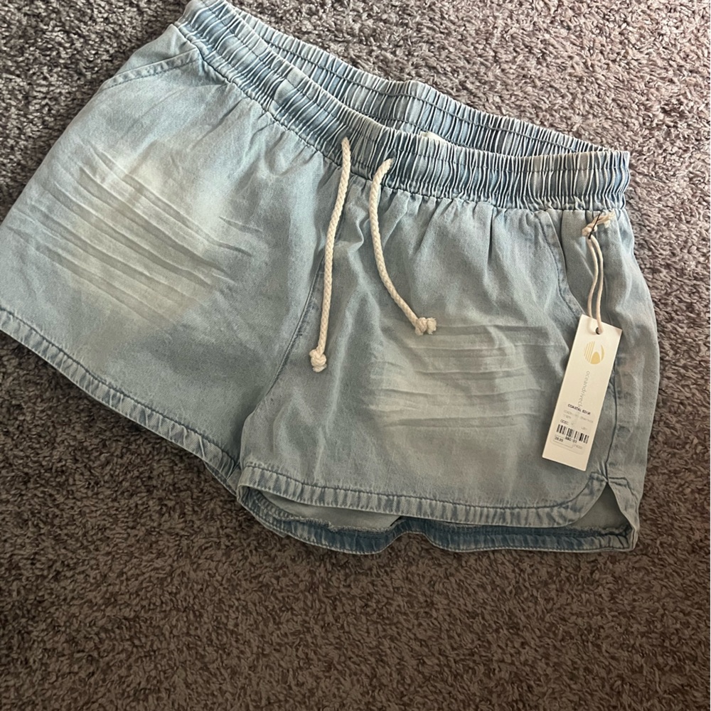 Coastal edge brand shorts